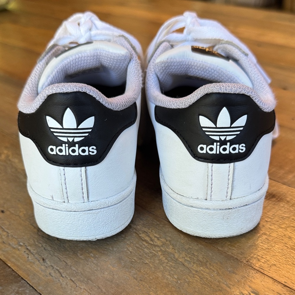 Adidas Kids superstar. Ortholite White and Black Sneakers size 2 girls EUC - Picture 3 of 7